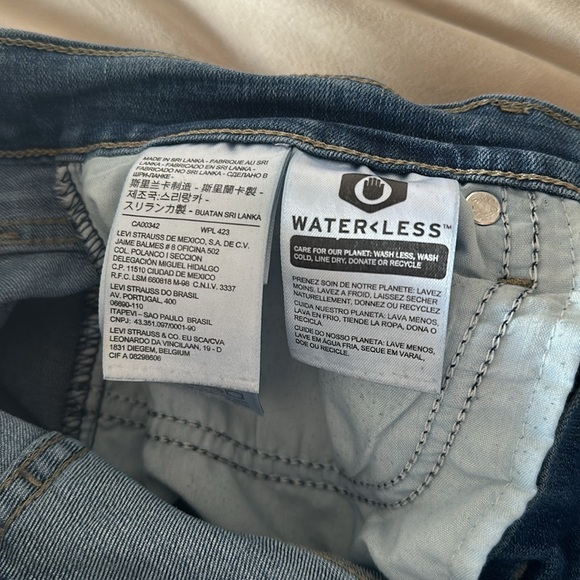 Levi’s curvy boot cut 28 jeans - Picture 3 of 5